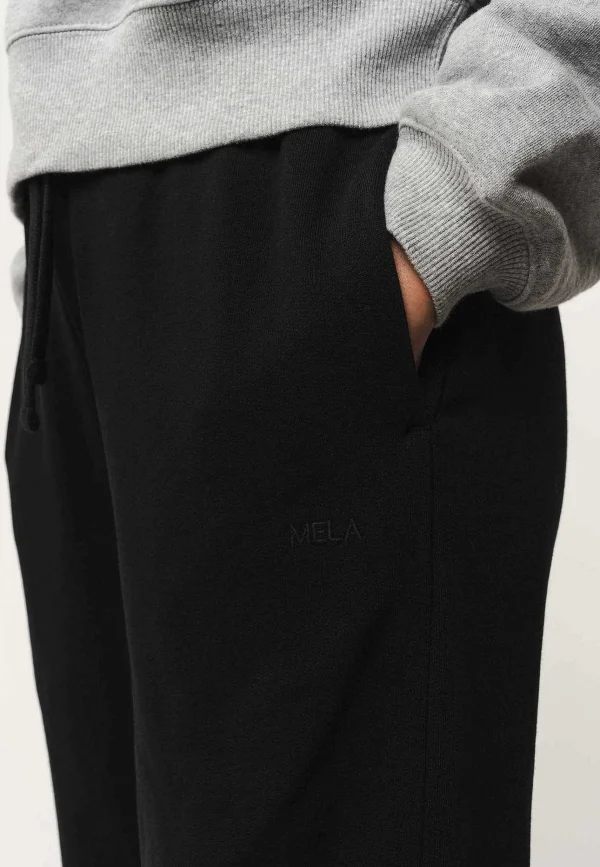 Store MELAWEAR Sweathose Ausgestellt Palita
